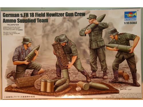 German s.FH 18 Field howitzer gun crew ammo supplied team -art. 00426 - Trumpeter 1/35