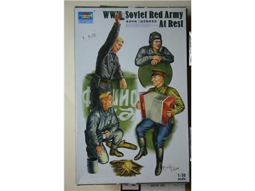 WWII Soviet Red Army At Rest - modelli TRUMPETER