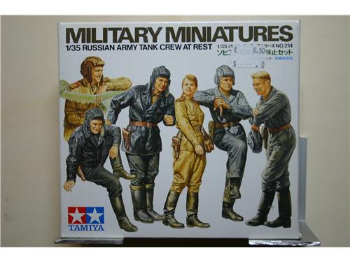 Russian army tank crew at rest - TAMIYA