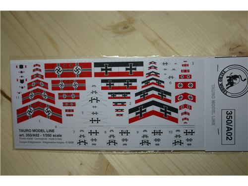 Bandiere insegne Kriegsmarine. art. 350/A02 - scala 1/350 -  Tauro Model