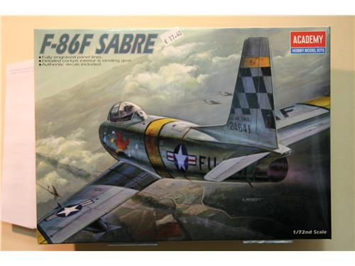 f-86F SABRE - modelli Academy